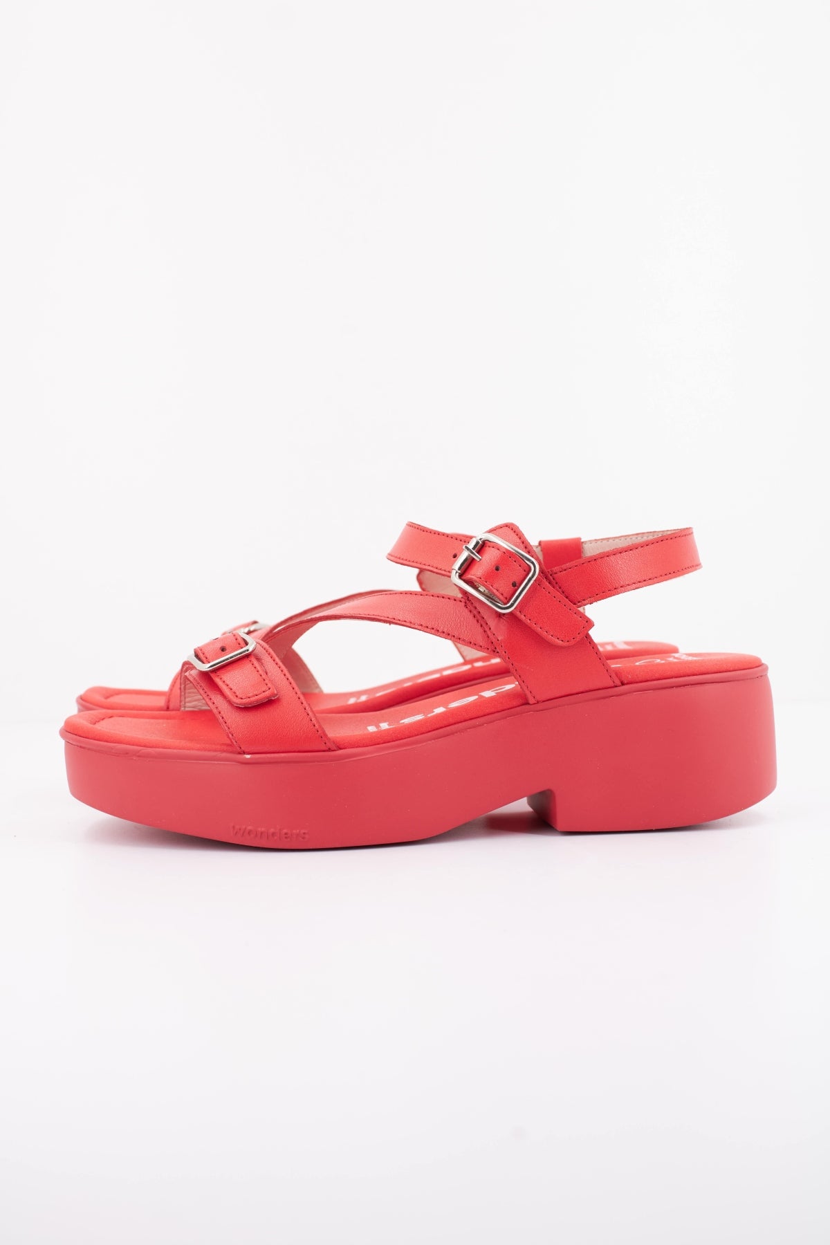 WONDERS B  en color ROJO  (1)