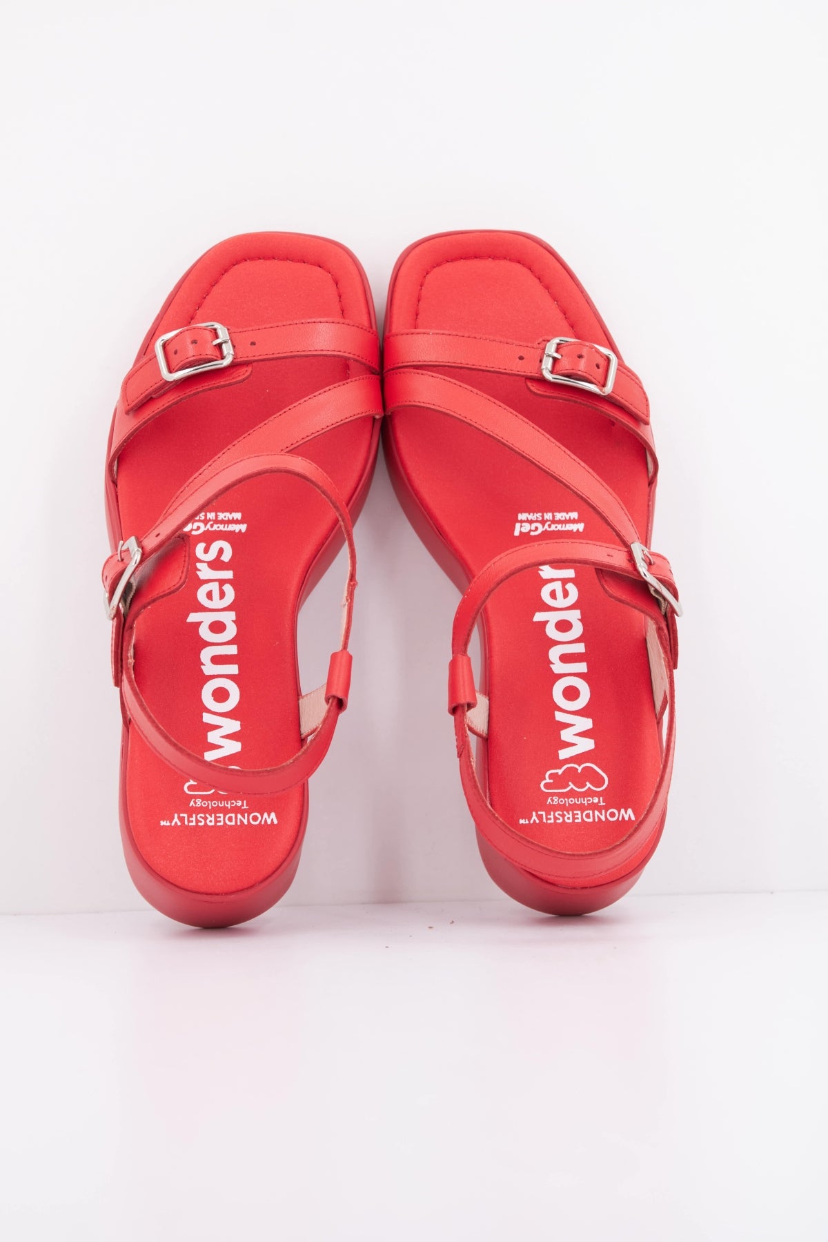 WONDERS B  en color ROJO  (3)