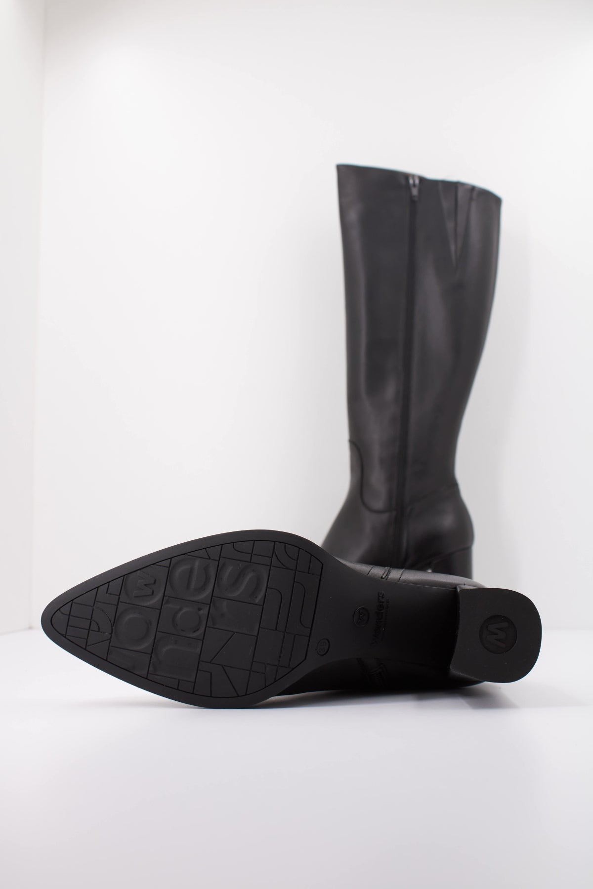 WONDERS M BOTA ISY en color NEGRO  (5)