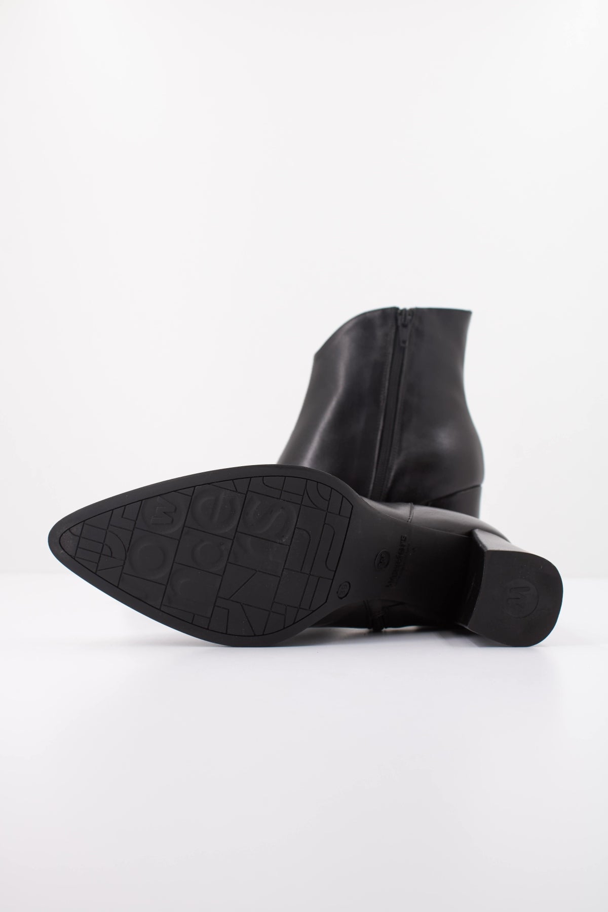 WONDERS M BOTIN VELVET en color NEGRO  (5)