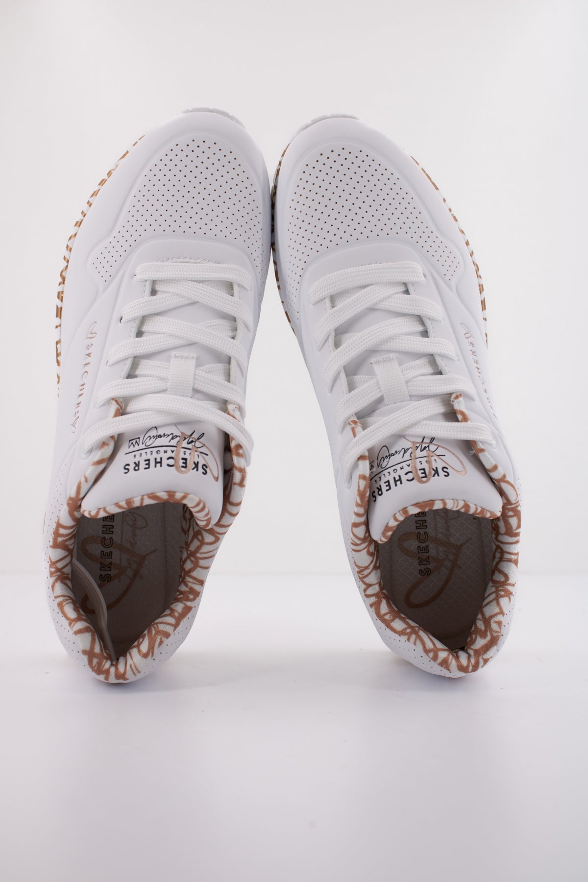 SKECHERS UNO - LOVING LOVE en color BLANCO  (3)