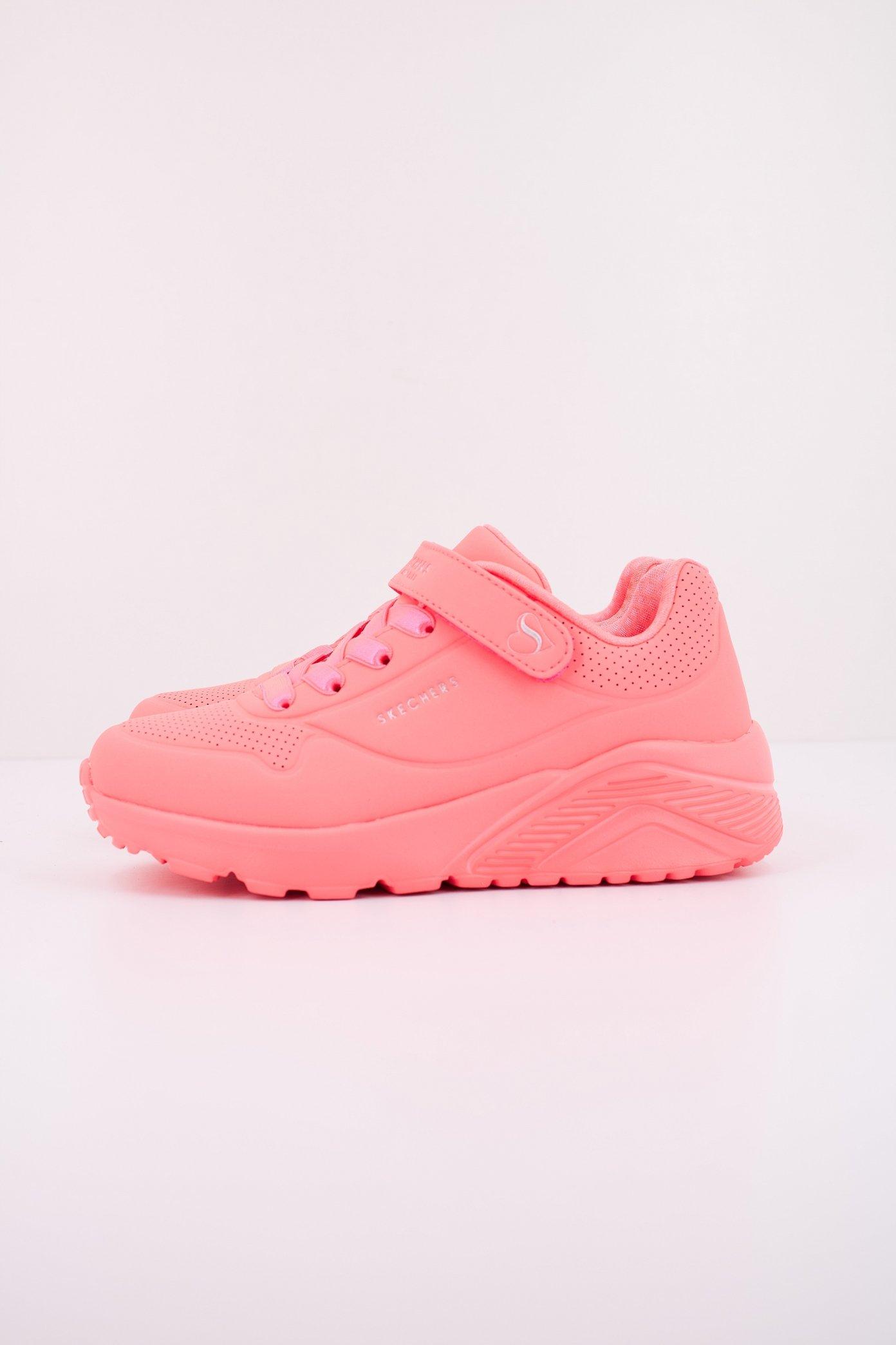 SKECHERS UNO LITE en color ROSA  (1)