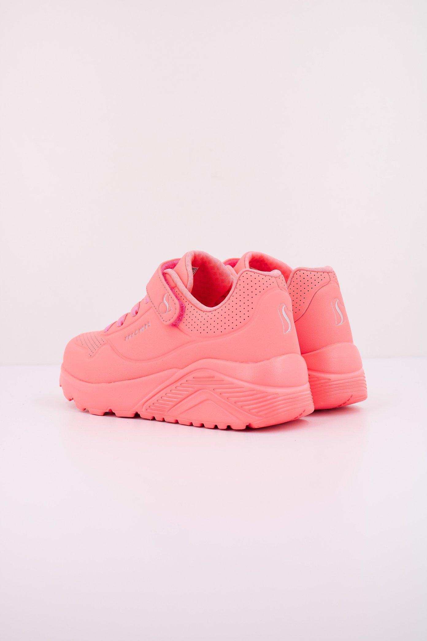 SKECHERS UNO LITE en color ROSA  (4)