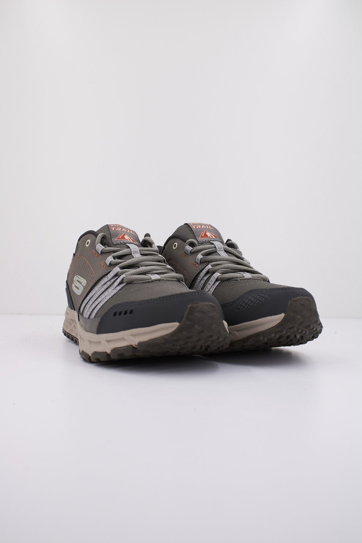 SKECHERS ESCAPE PLAN en color MARRON  (2)