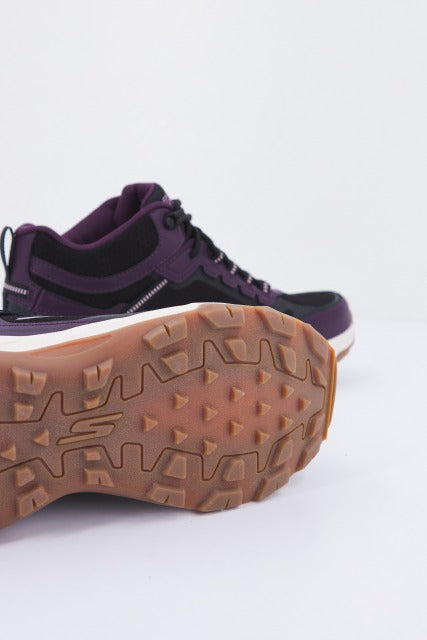 SKECHERS GO RUN TRAIL ALTITUDE HIGHL en color NEGRO  (4)