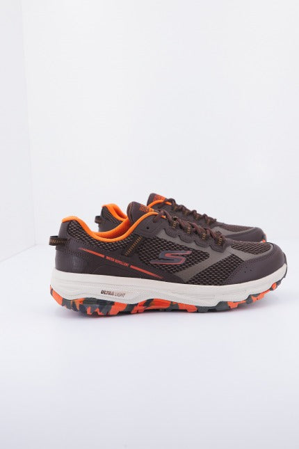 SKECHERS GO RUN TRAIL en color MARRON  (2)
