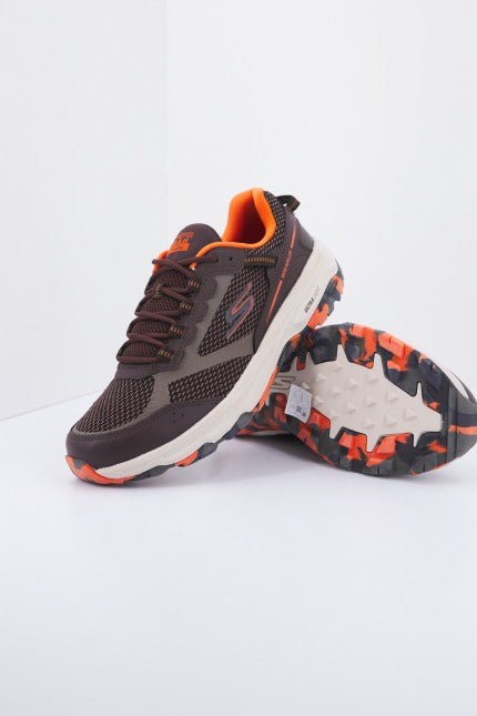 SKECHERS GO RUN TRAIL en color MARRON  (4)