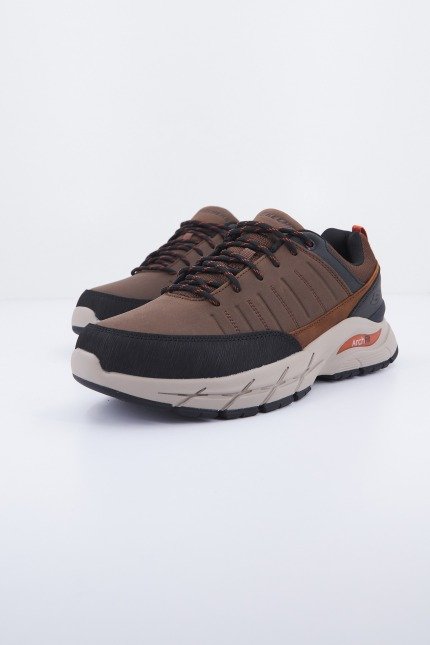 SKECHERS ARCH FIT BAXTER YOREN en color MARRON  (1)