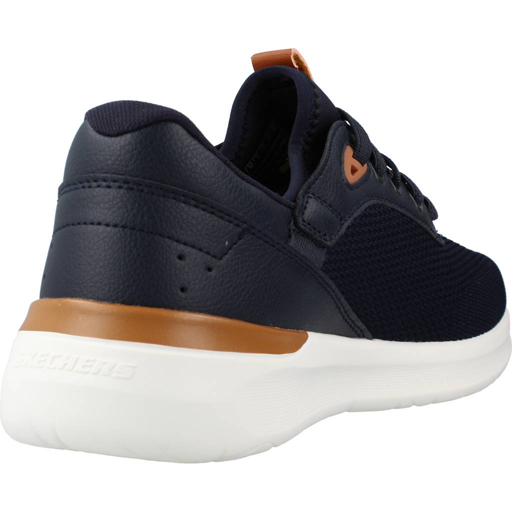 SKECHERS LASITER en color AZUL  (3)