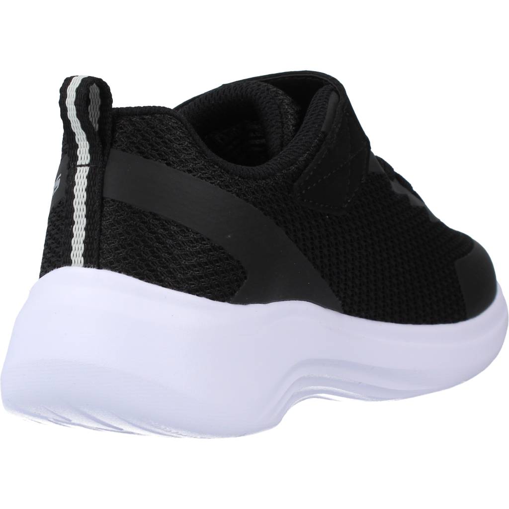SKECHERS  SELECTORS en color NEGRO  (3)