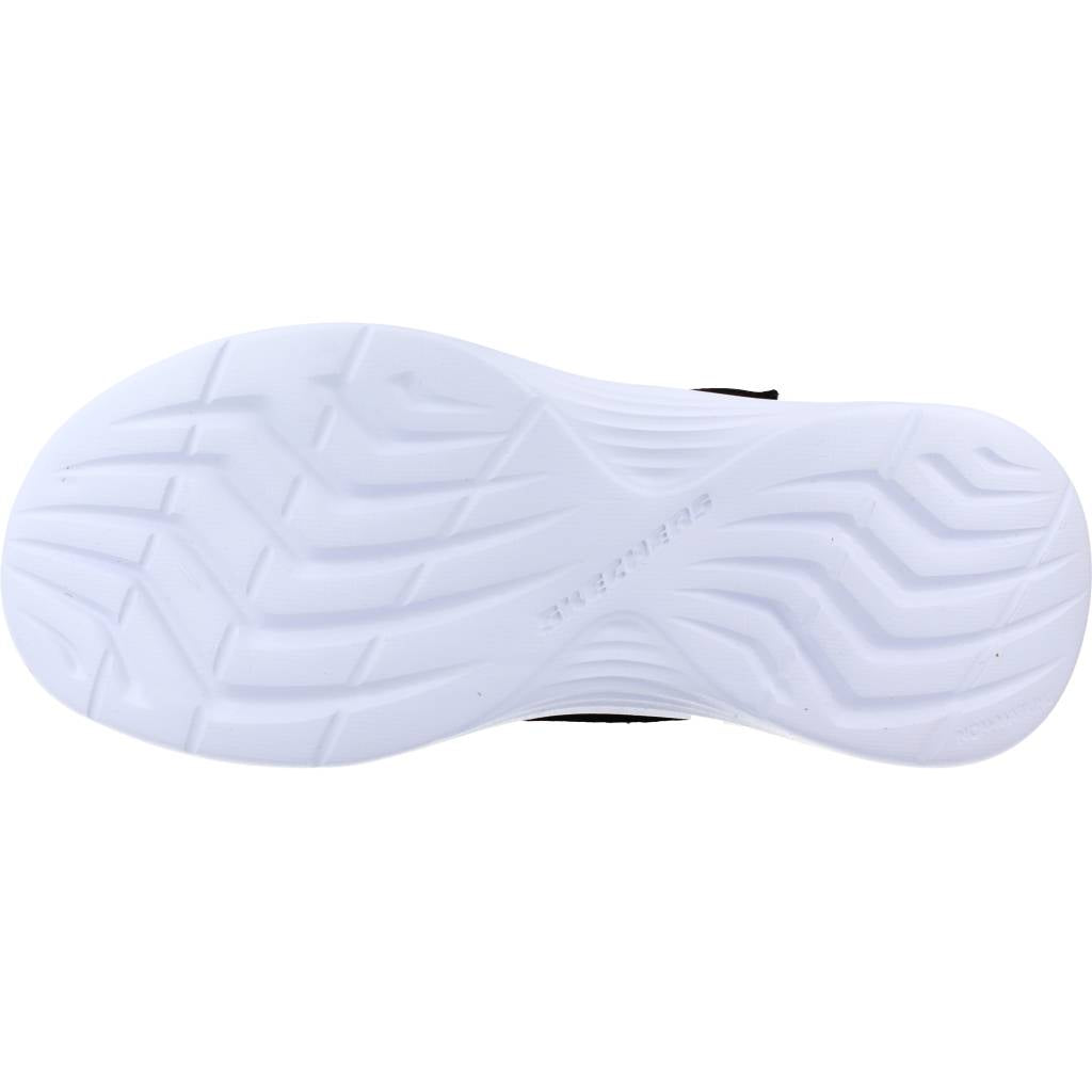 SKECHERS  SELECTORS en color NEGRO  (6)