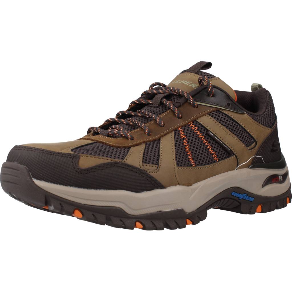 SKECHERS  ARCH FIT DAWSON-VORTEGO en color MARRON  (1)