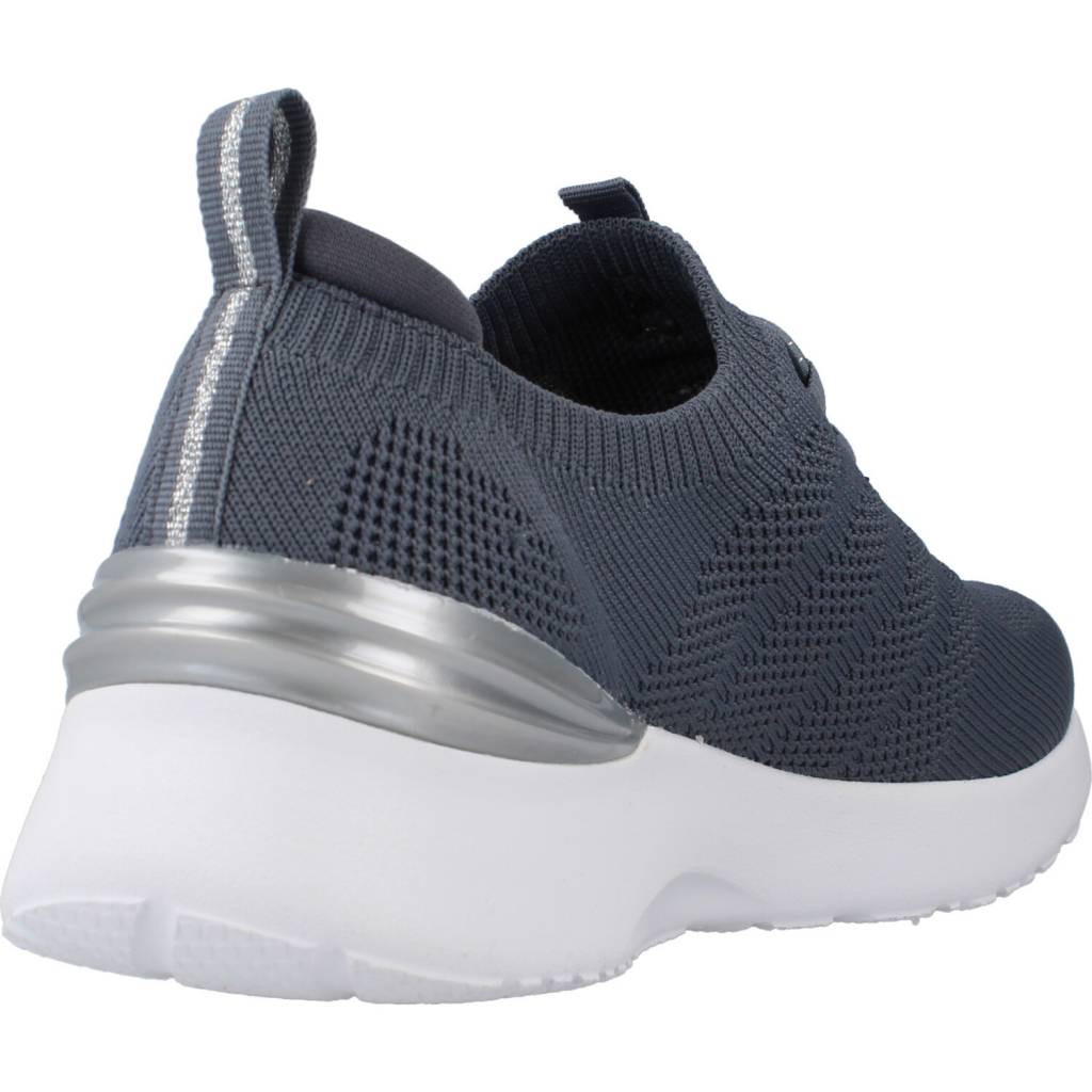 SKECHERS  DYNAMIGHT en color GRIS  (3)