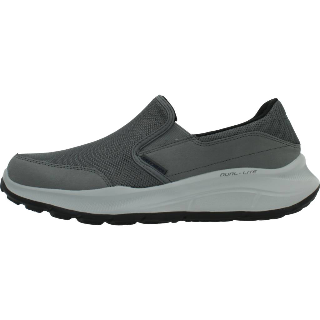 SKECHERS  EQUALIZER . en color GRIS  (2)