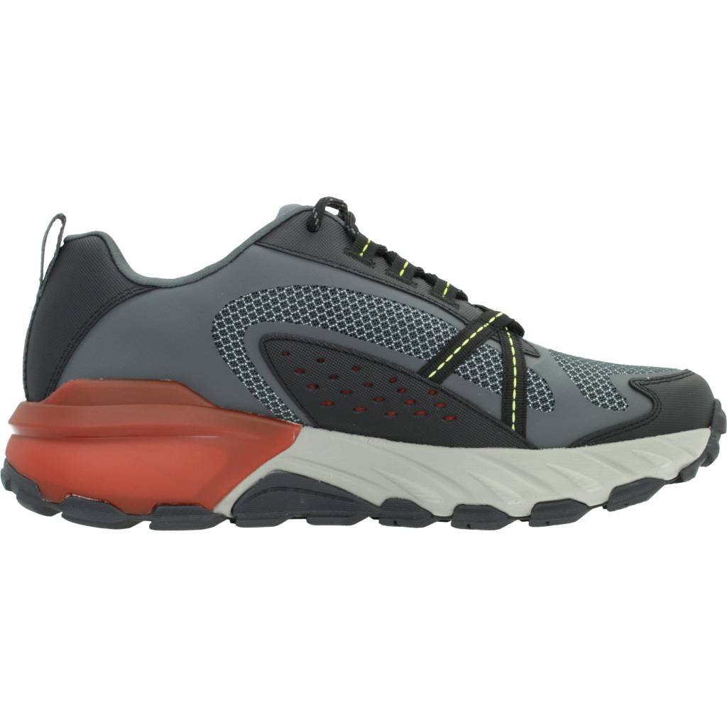 SKECHERS MAX PROTECT en color GRIS  (4)