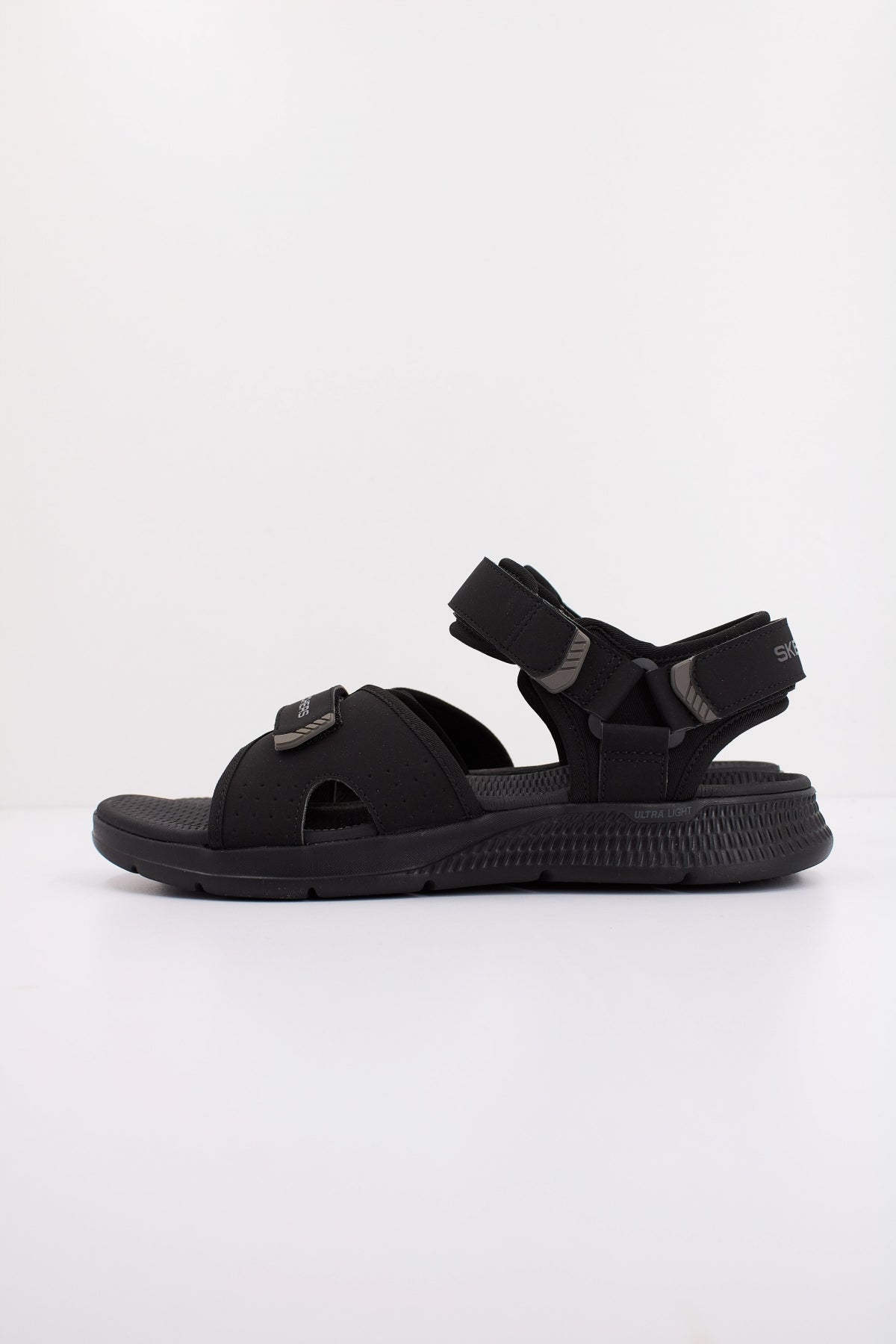 SKECHERS GO CONSISTENT SANDAL en color NEGRO  (1)
