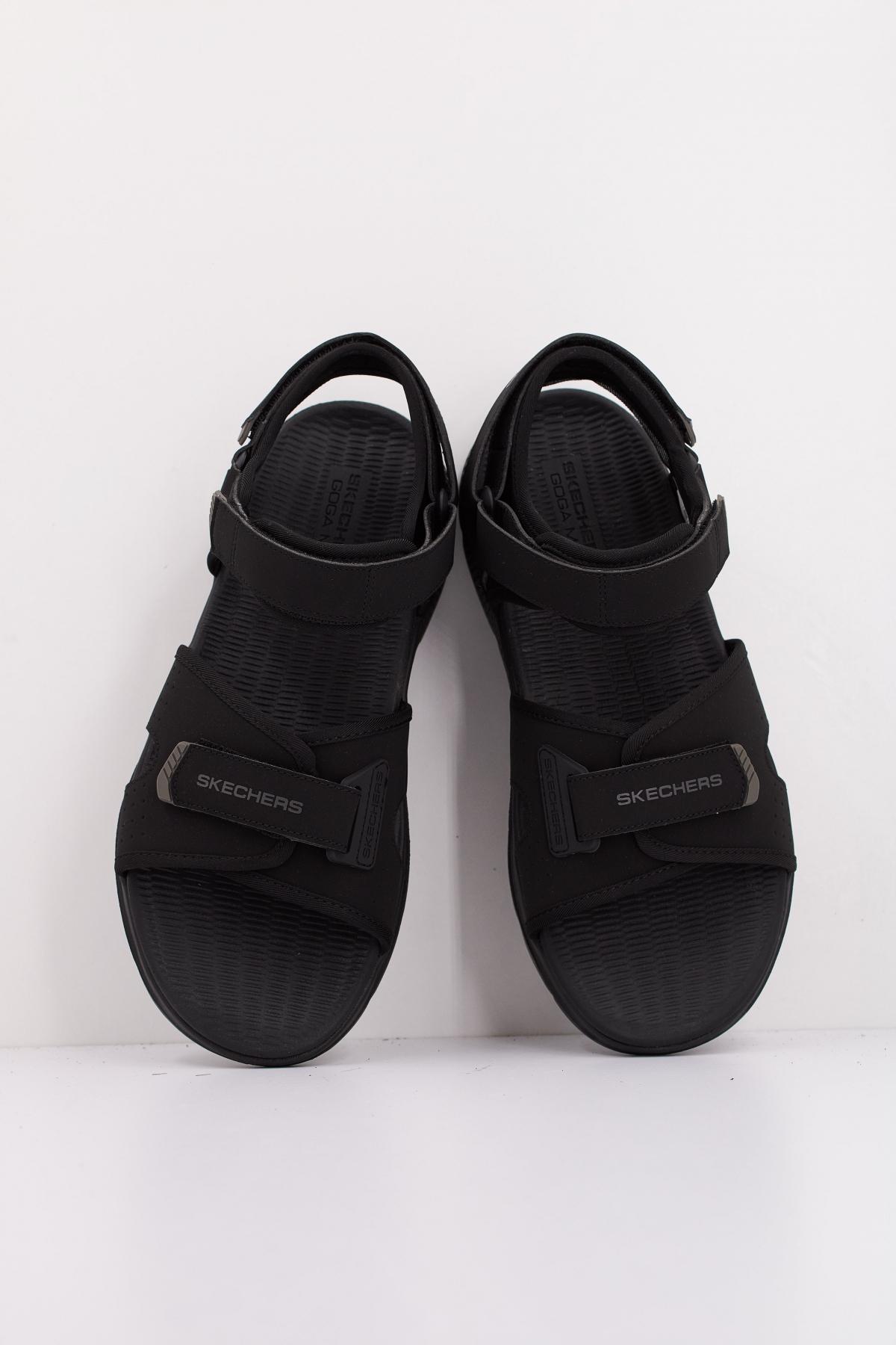 SKECHERS GO CONSISTENT SANDAL en color NEGRO  (3)