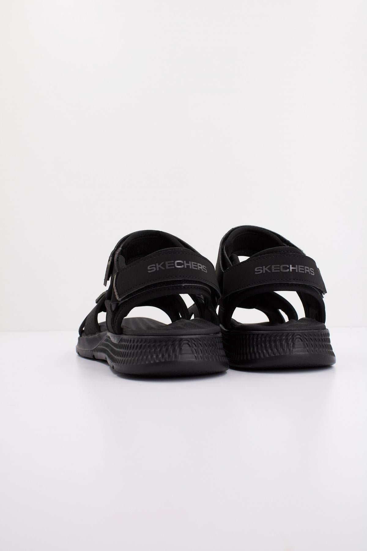 SKECHERS GO CONSISTENT SANDAL en color NEGRO  (4)