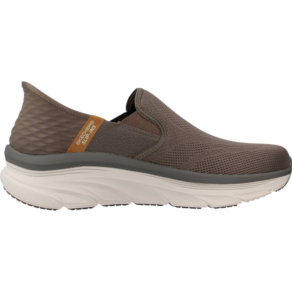 SKECHERS SLIP-INS RF: D'LUX WALKER en color MARRON  (4)