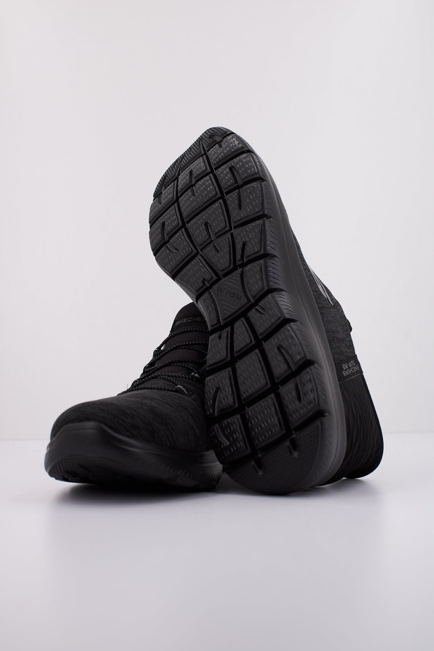 SKECHERS SLIP-INS SUMMITS- DAZZLING HAZE en color NEGRO  (5)