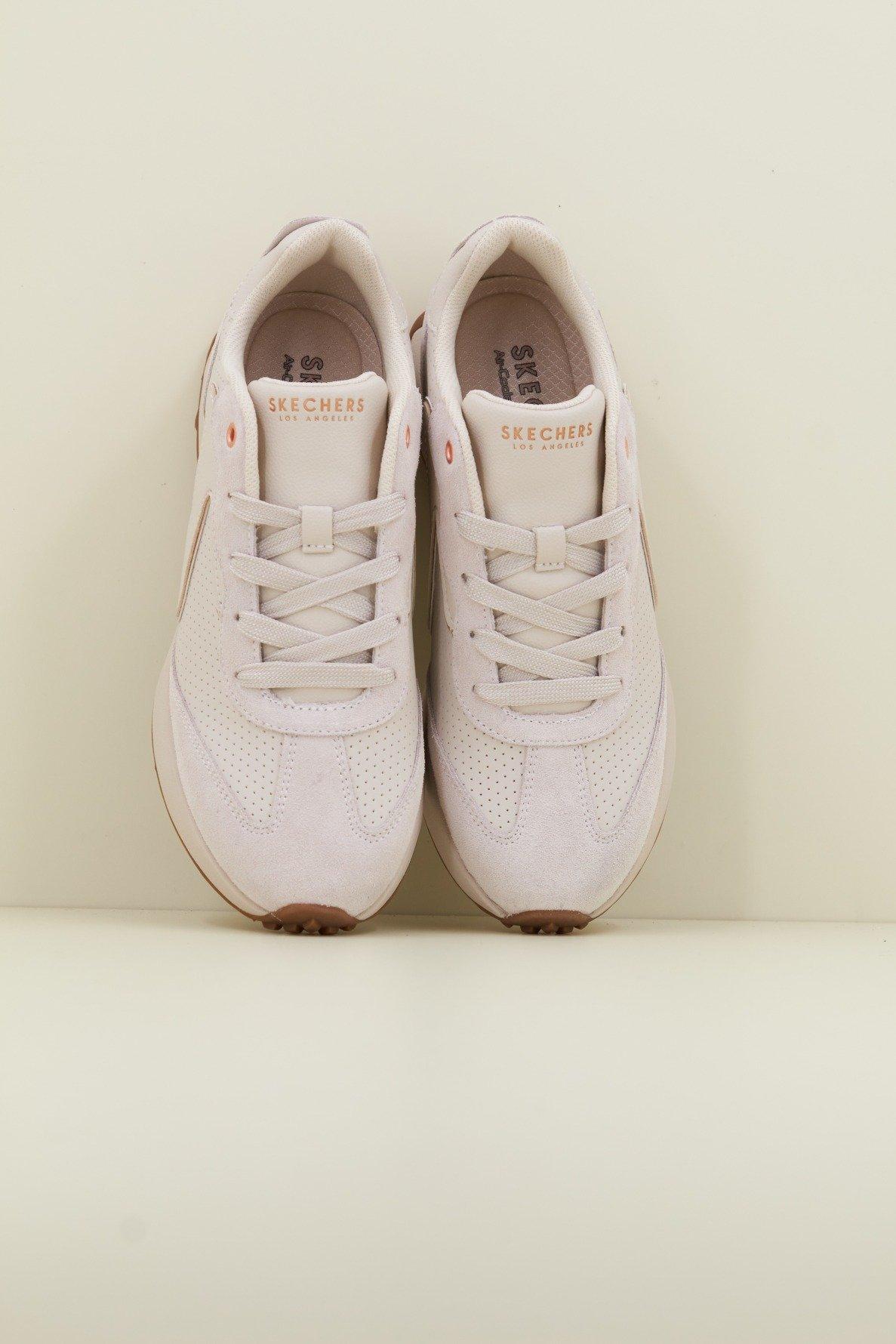SKECHERS  en color BEIS  (2)