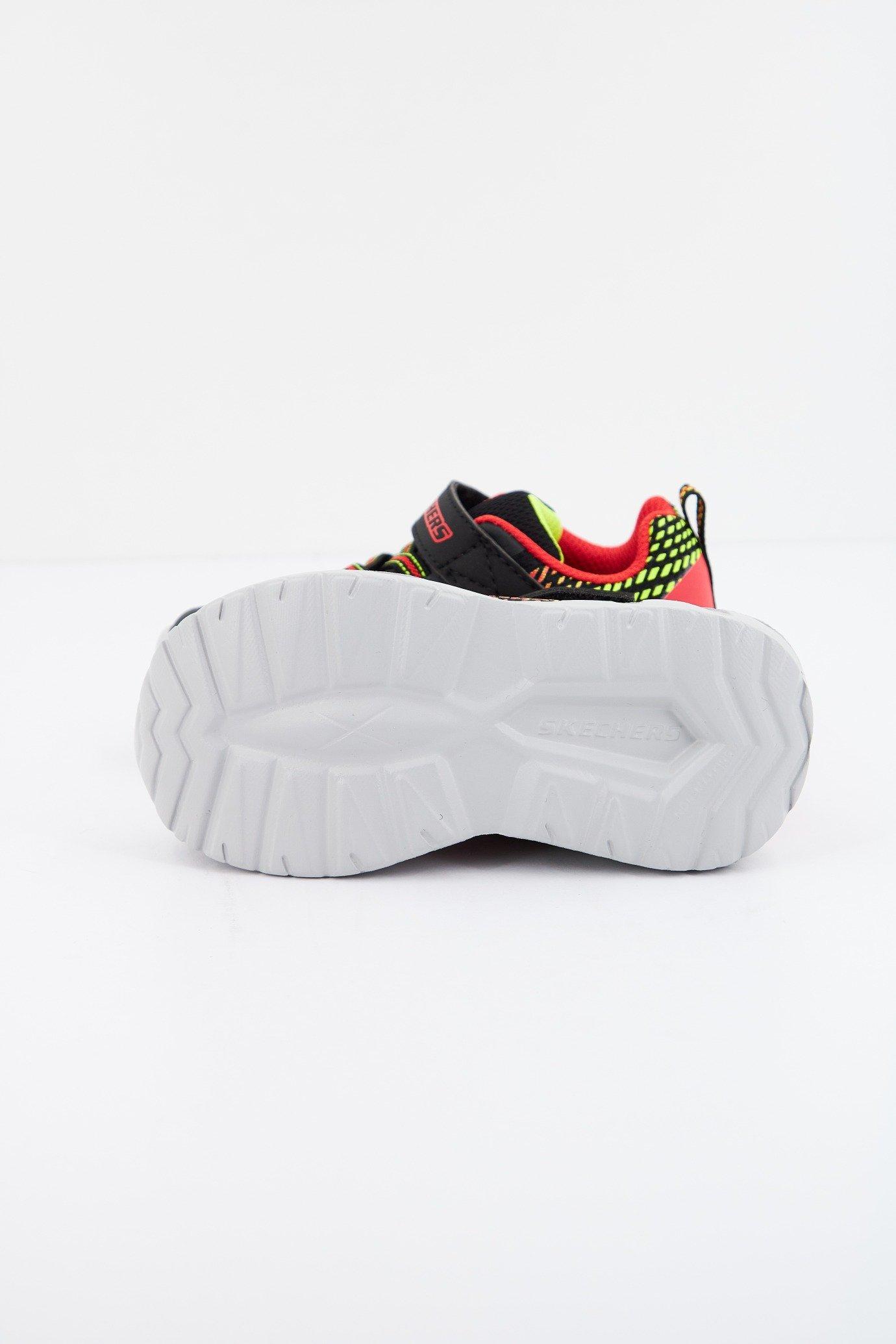 SKECHERS MAGNA-LIGHTS en color NEGRO  (4)