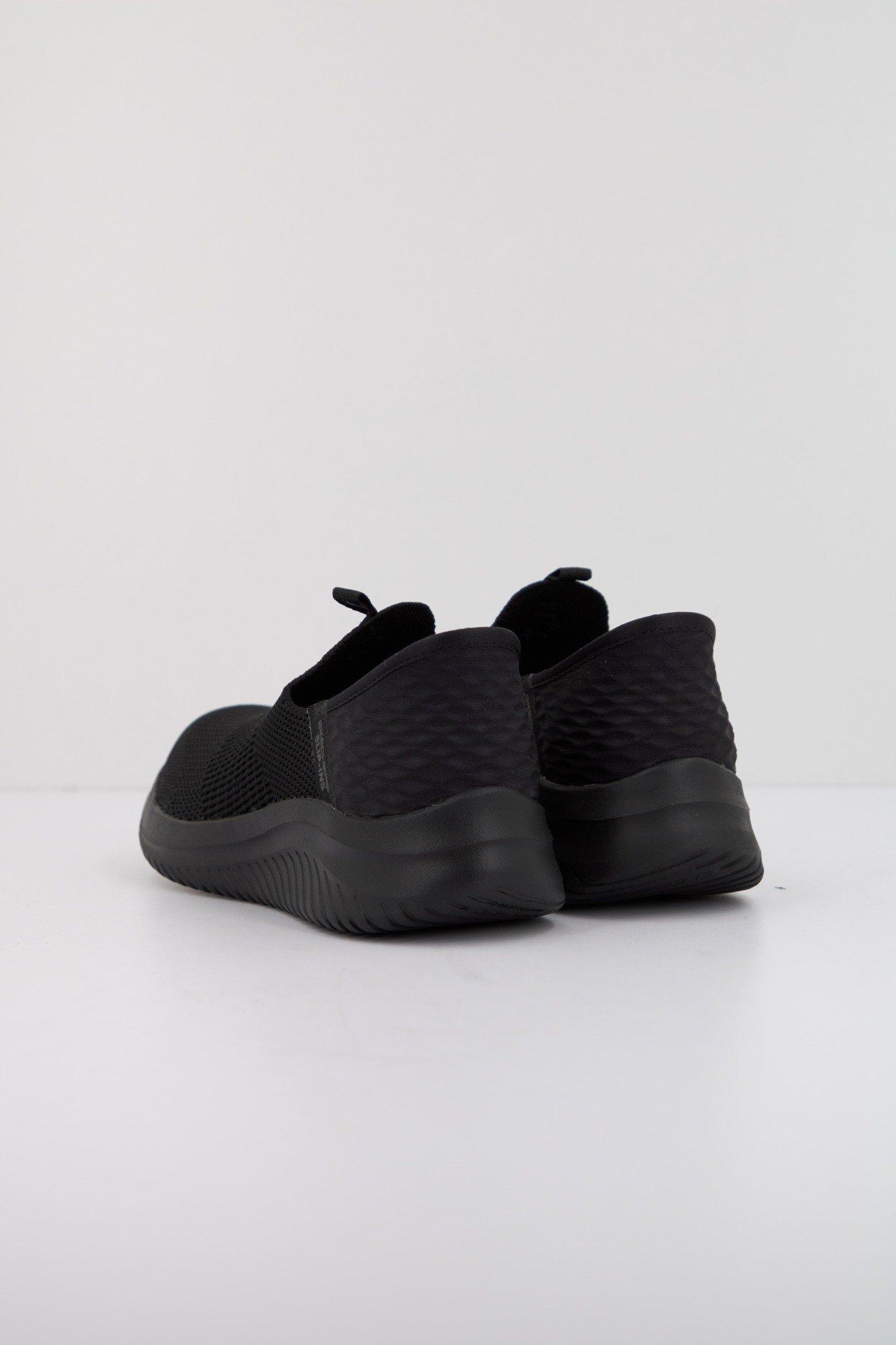 SKECHERS ULTRA FLEX . - SMOOTH STEP SLIP-INS en color NEGRO  (3)