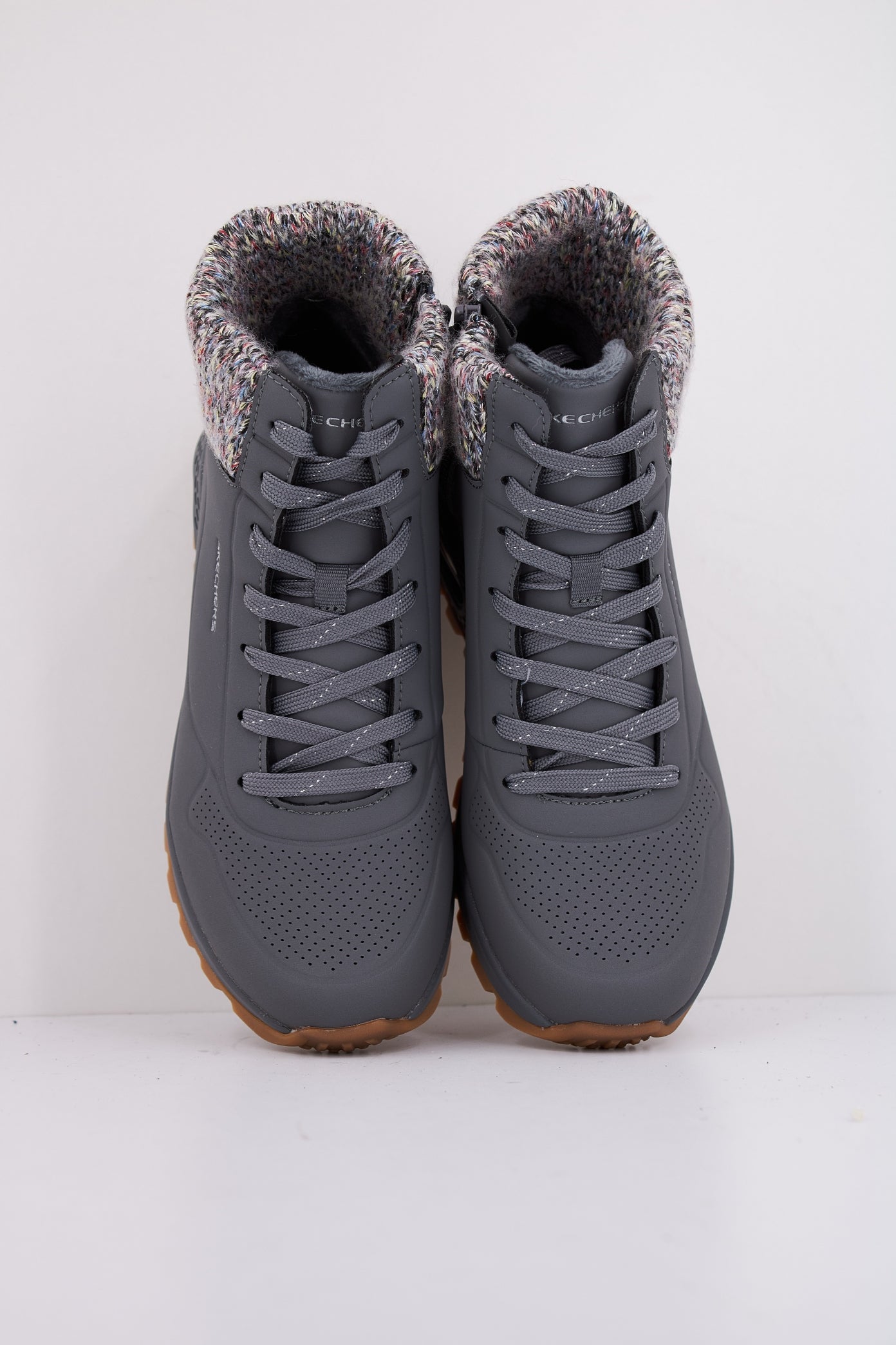 SKECHERS UNO RUGGED en color GRIS  (3)