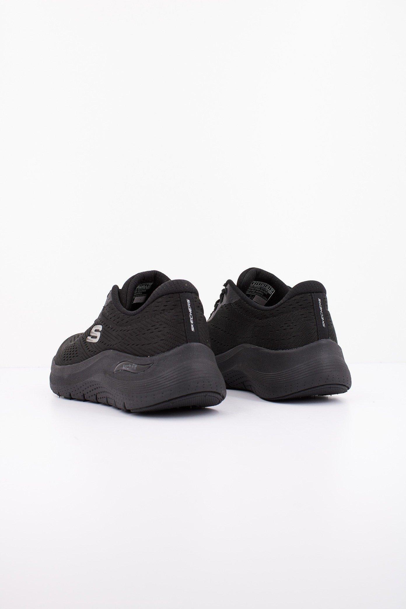 SKECHERS ARCH FIT . BIG LEAGUE en color NEGRO  (3)