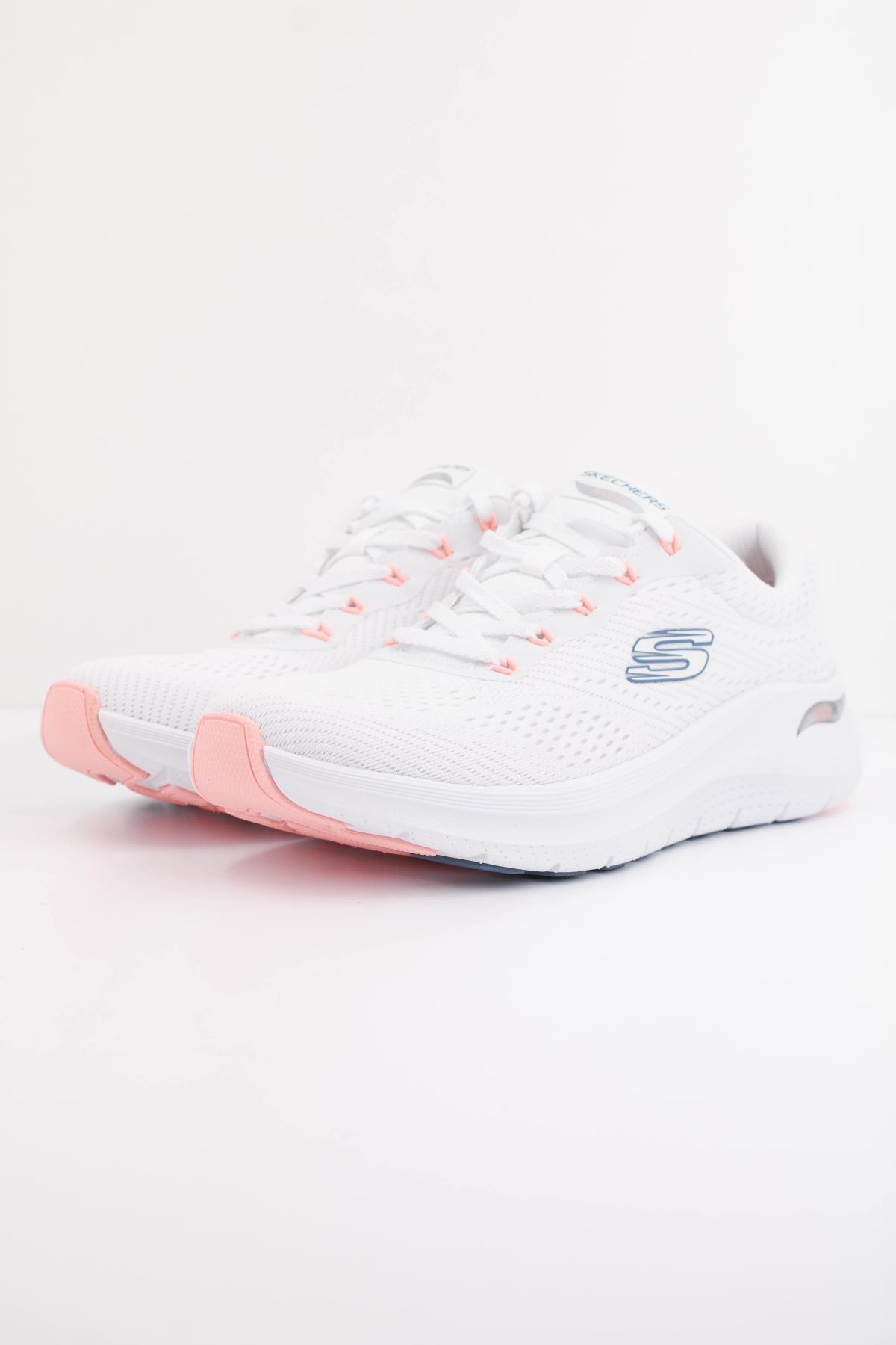 SKECHERS ARCH FIT . BIG LEAGUE en color BLANCO  (2)