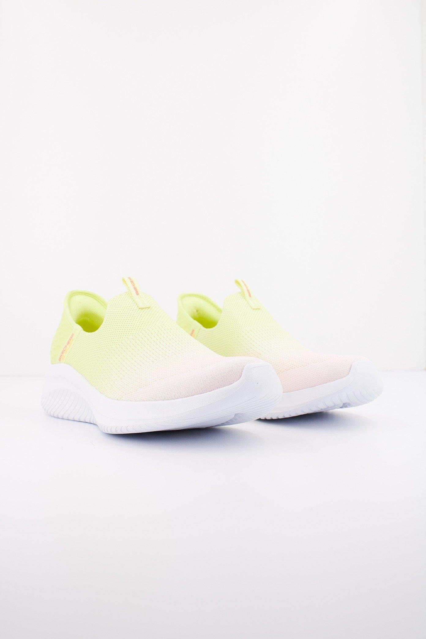 SKECHERS SLIP INS: ULTRA FLEX . en color AMARILLO  (2)