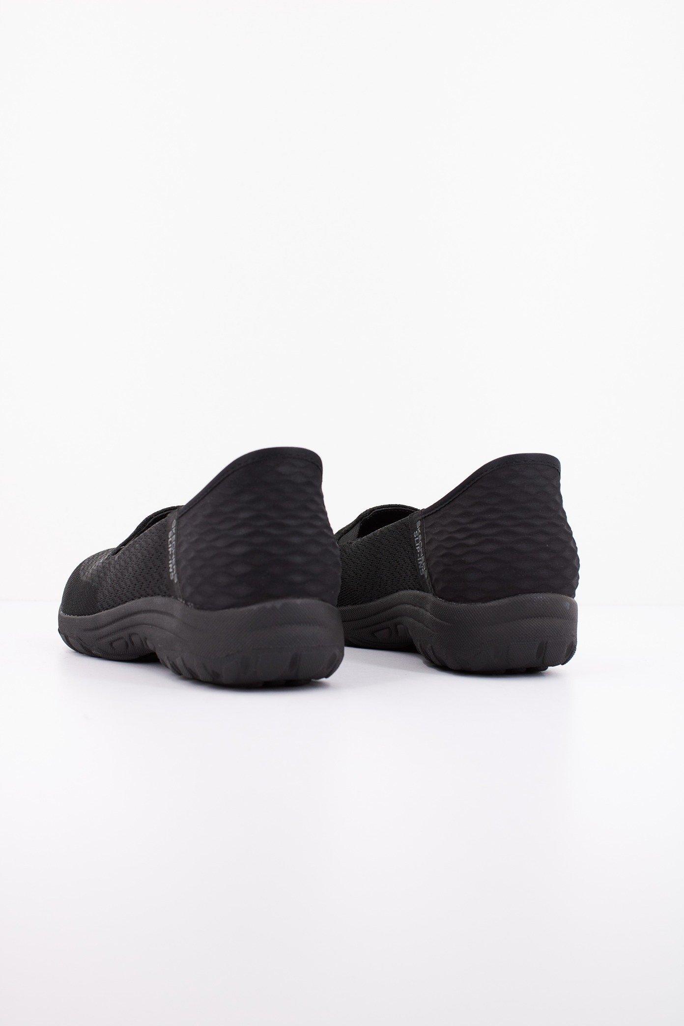 SKECHERS SLIP-INS S en color NEGRO  (3)