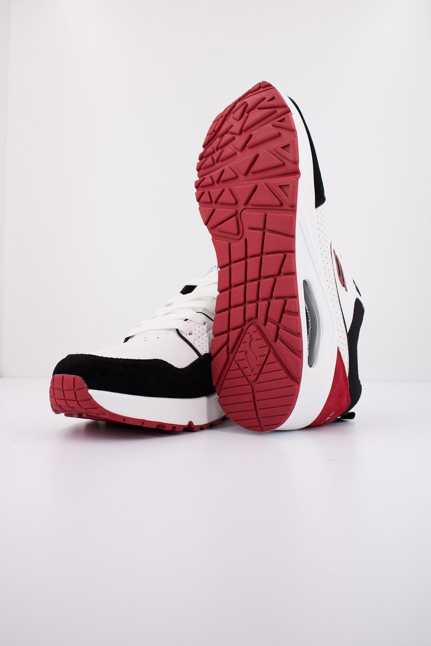 SKECHERS UNO en color BLANCO  (4)