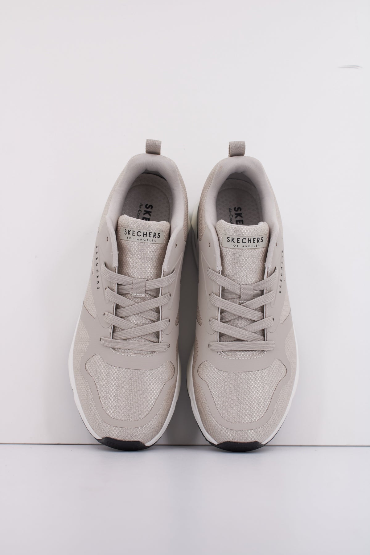 SKECHERS AIR UNO -REVOLU en color BEIS  (3)