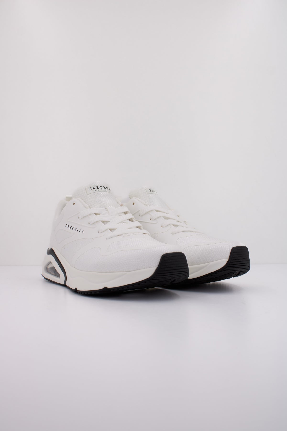 SKECHERS AIR UNO -REVOLU en color BLANCO  (2)