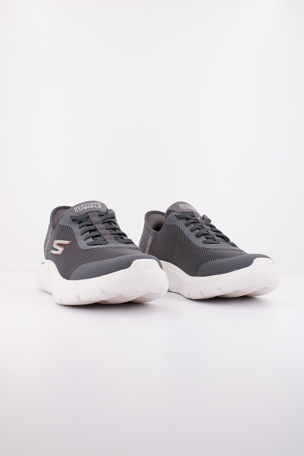 SKECHERS S GO WALK FLEX HANDS UP en color GRIS  (2)