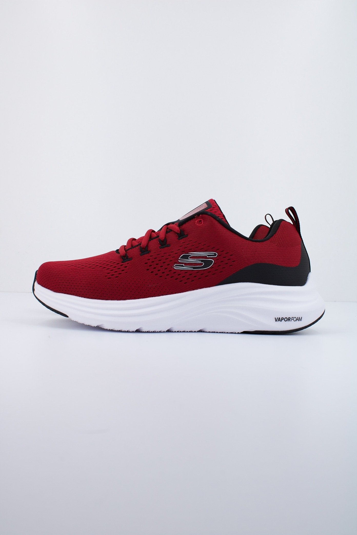 SKECHERS VAPOR FOAM en color ROJO  (1)
