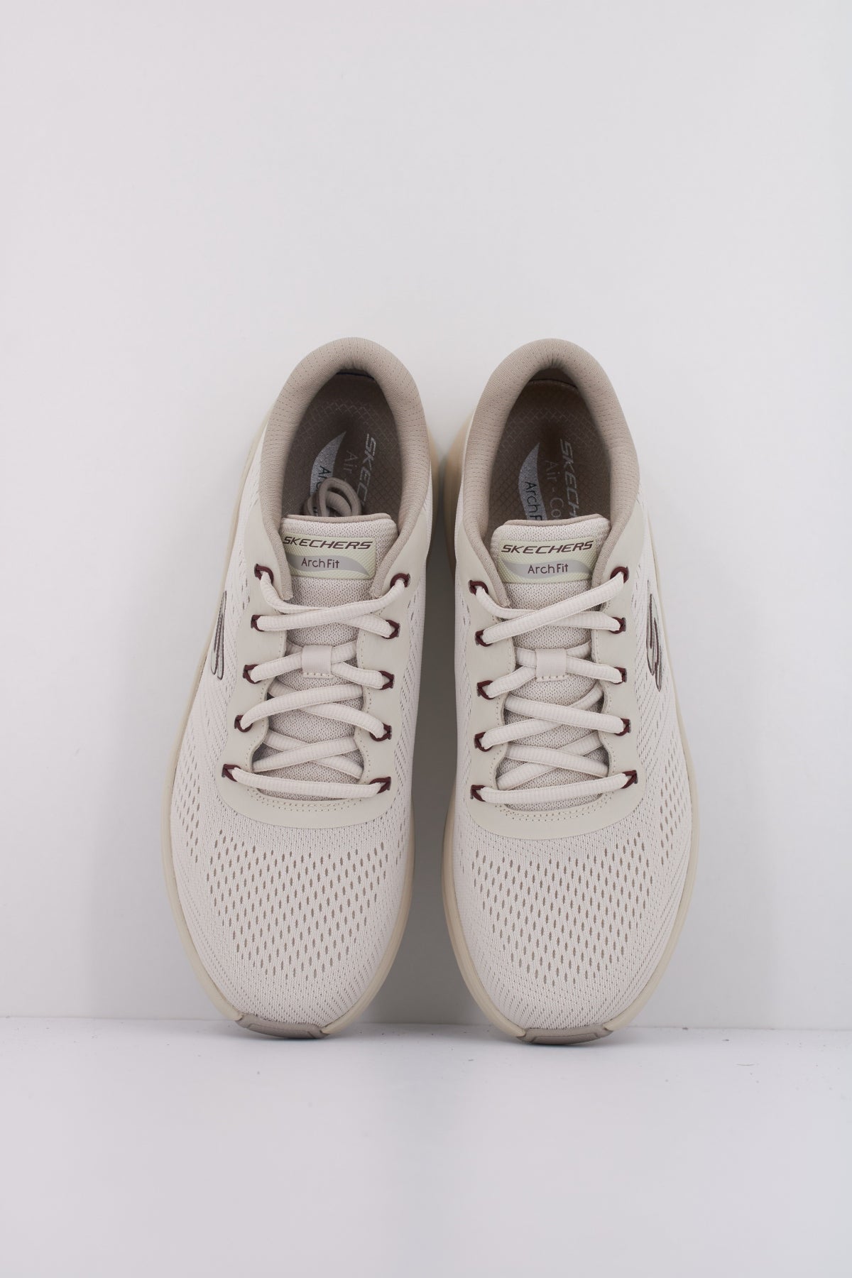 SKECHERS ARCH FIT . en color BEIS  (3)