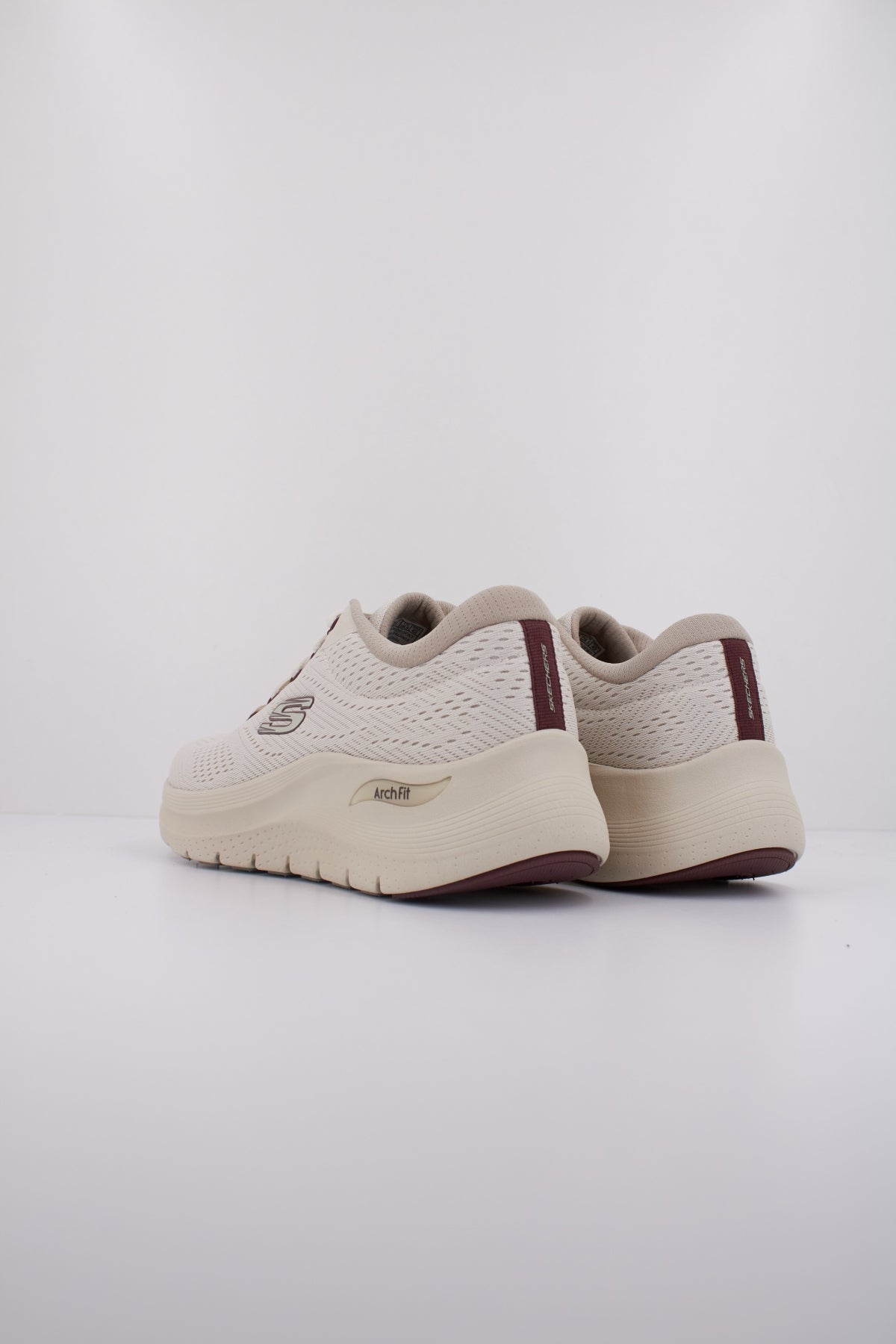 SKECHERS ARCH FIT . en color BEIS  (4)