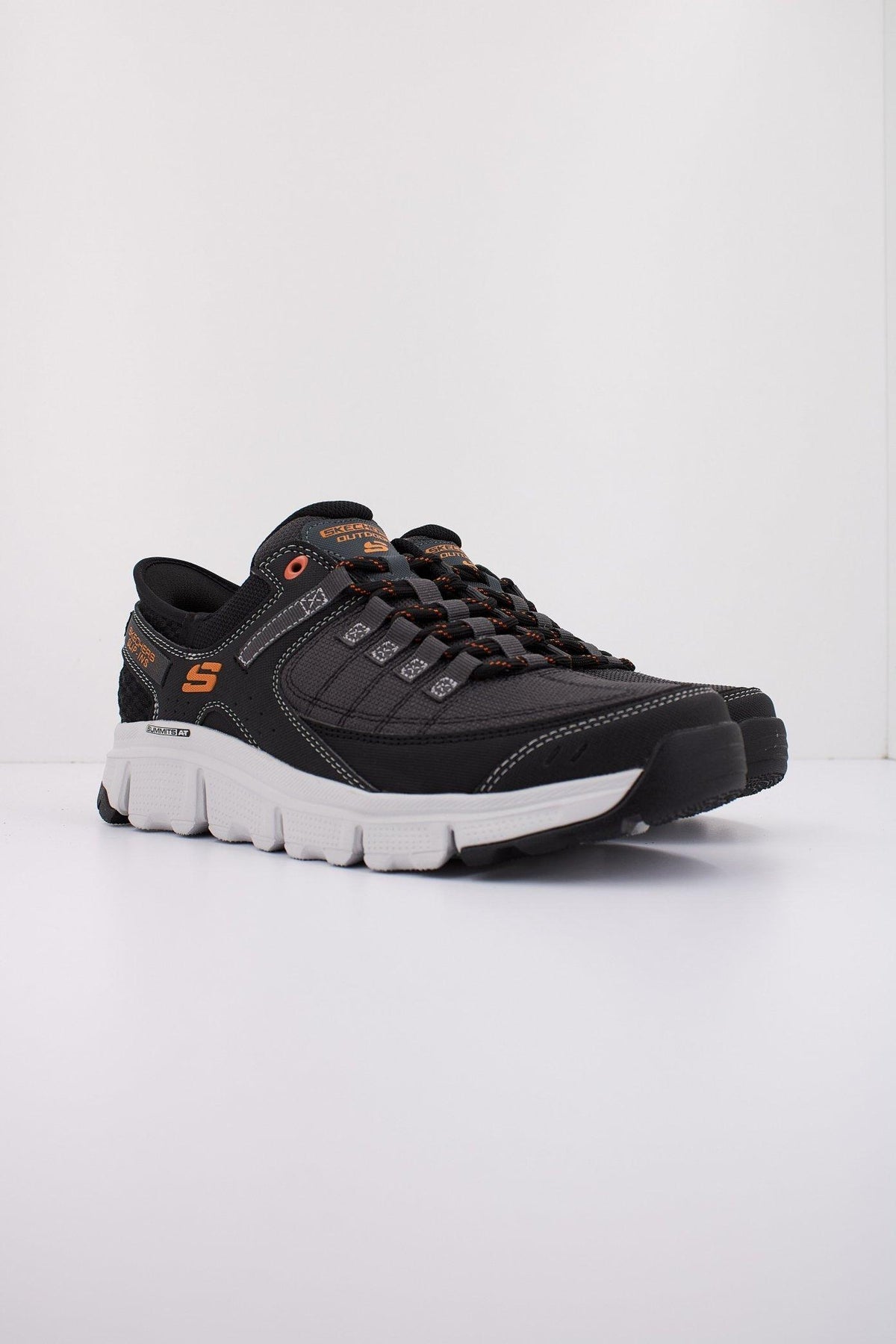 SKECHERS SUMMITS AT SLIP-INS en color NEGRO  (2)