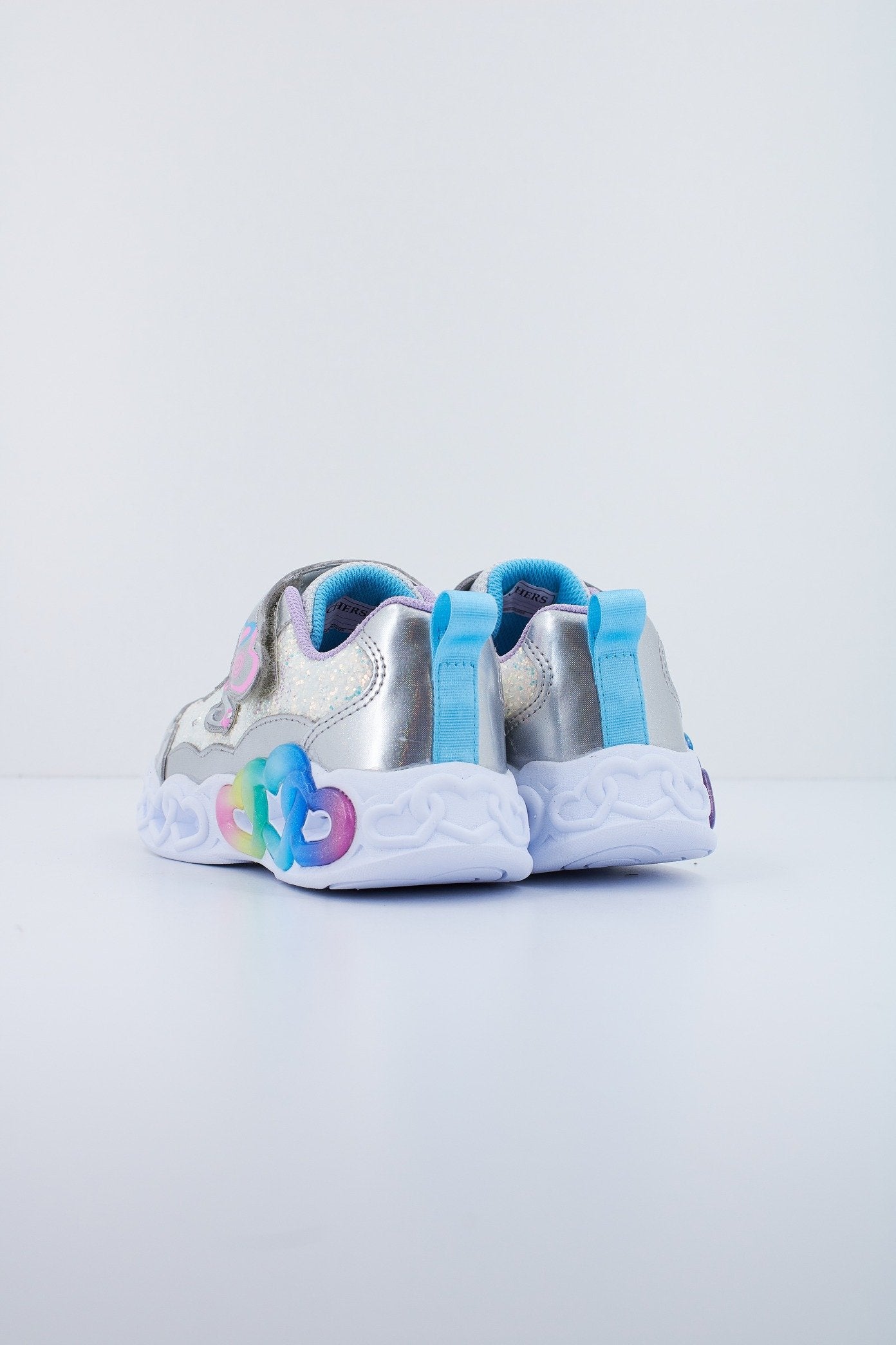 SKECHERS INFINITE HEART LIGHTS - FRE en color PLATA  (3)