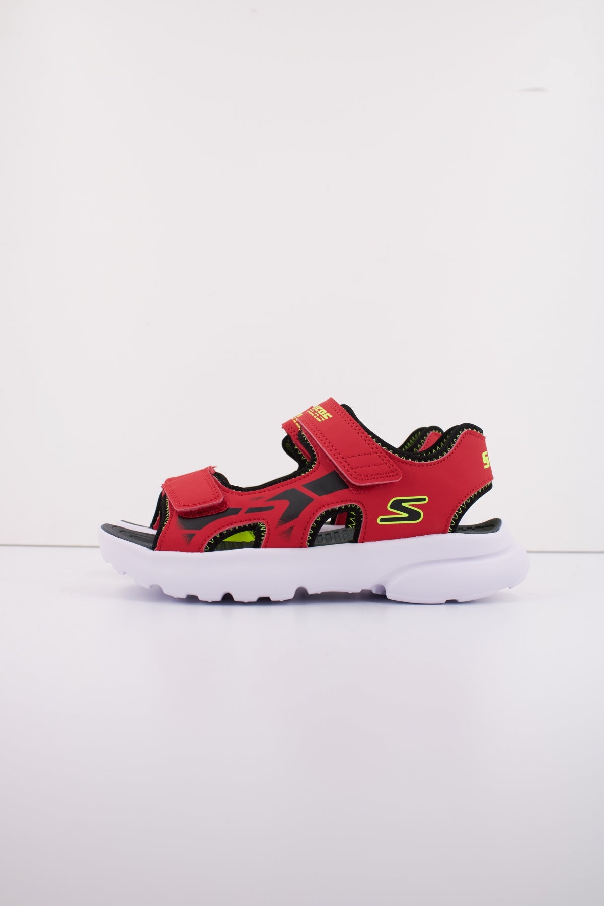 SKECHERS L  en color ROJO  (1)
