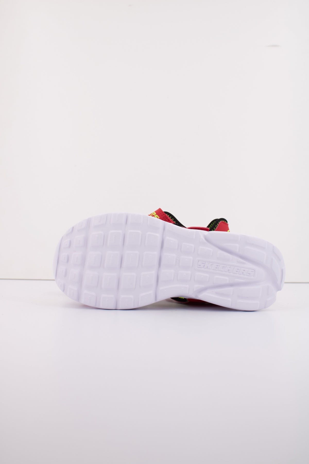 SKECHERS L  en color ROJO  (5)
