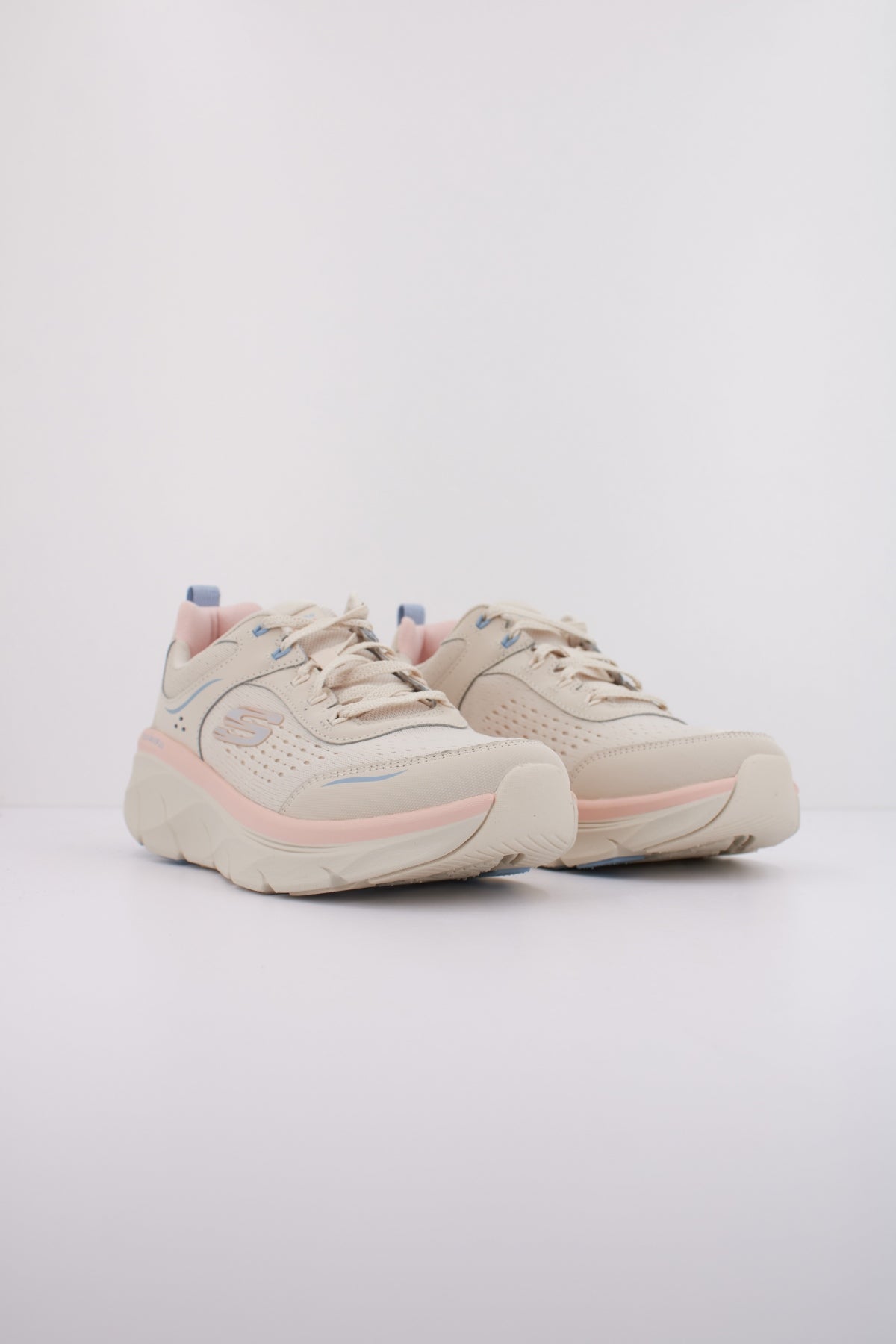 SKECHERS D'LUX WALKER . en color BEIS  (2)