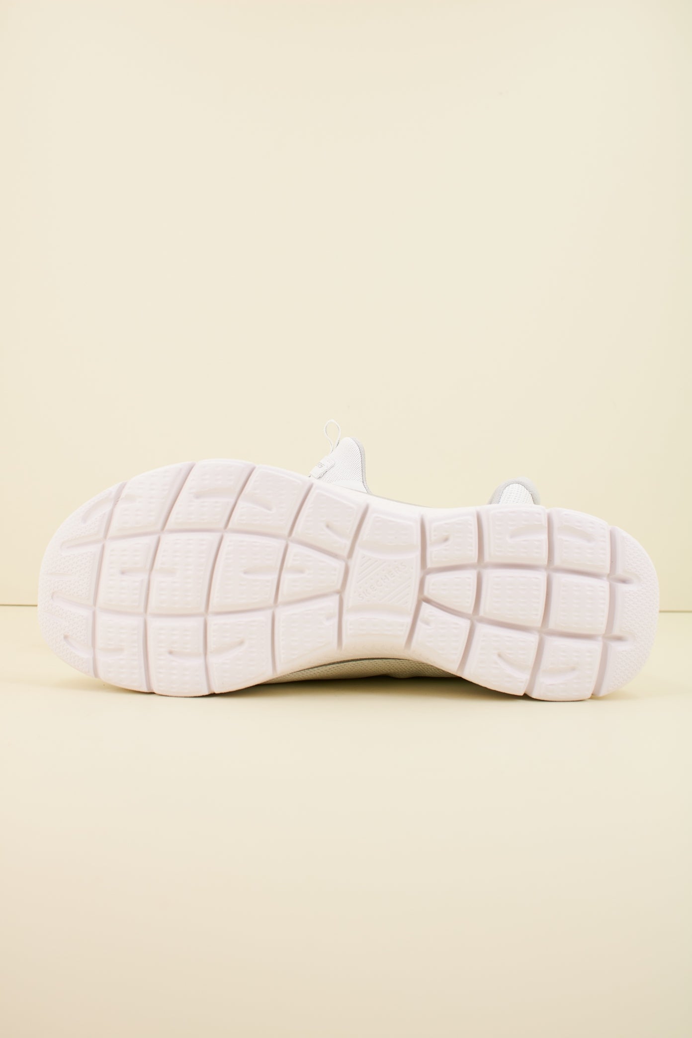 SKECHERS SUMMITS en color BLANCO  (4)