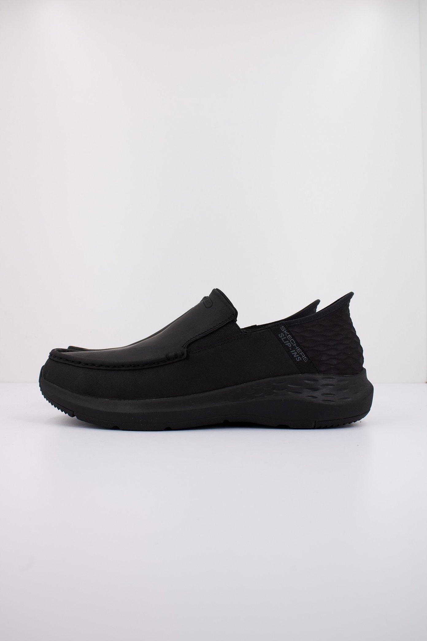 SKECHERS SLIP-INS: PARSON-OSWIN en color NEGRO  (1)