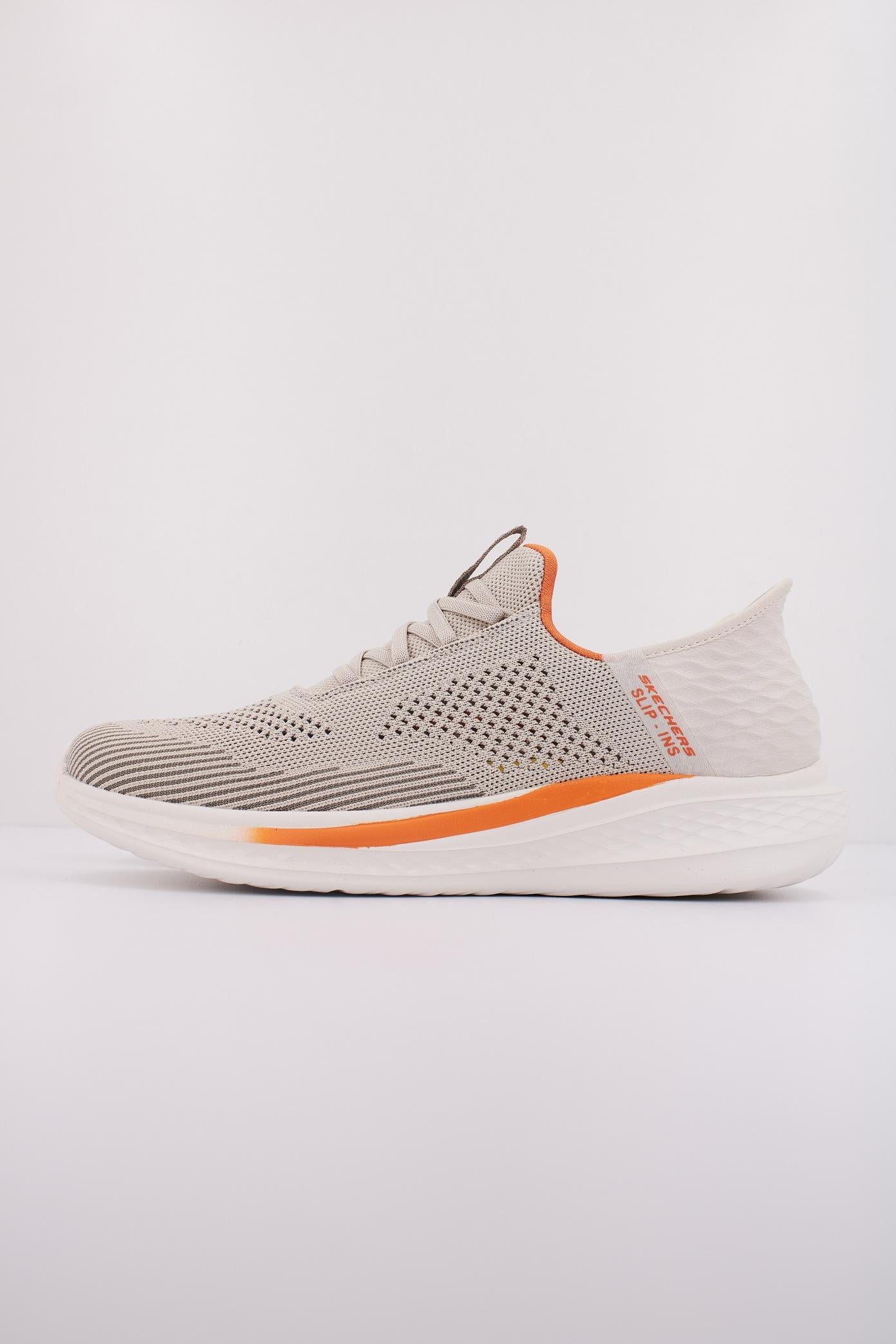 SKECHERS SLIP-INS SK SLADE en color BEIS  (1)