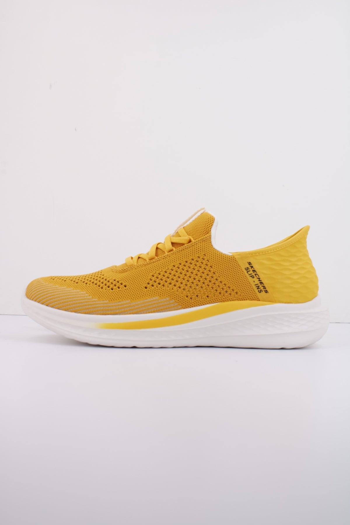 SKECHERS SLIP-INS SK SLADE en color AMARILLO  (1)