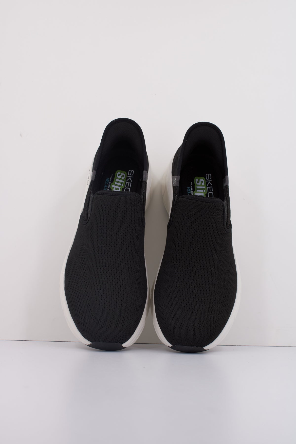 SKECHERS D'LUX WALKER en color NEGRO  (3)