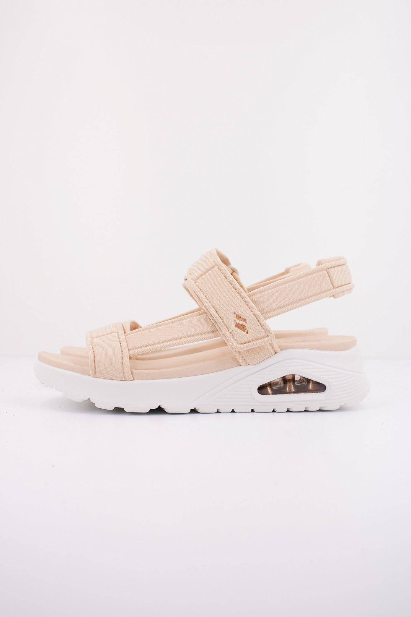 SKECHERS UNO SANDAL SUMMER STAND  en color BEIS  (1)